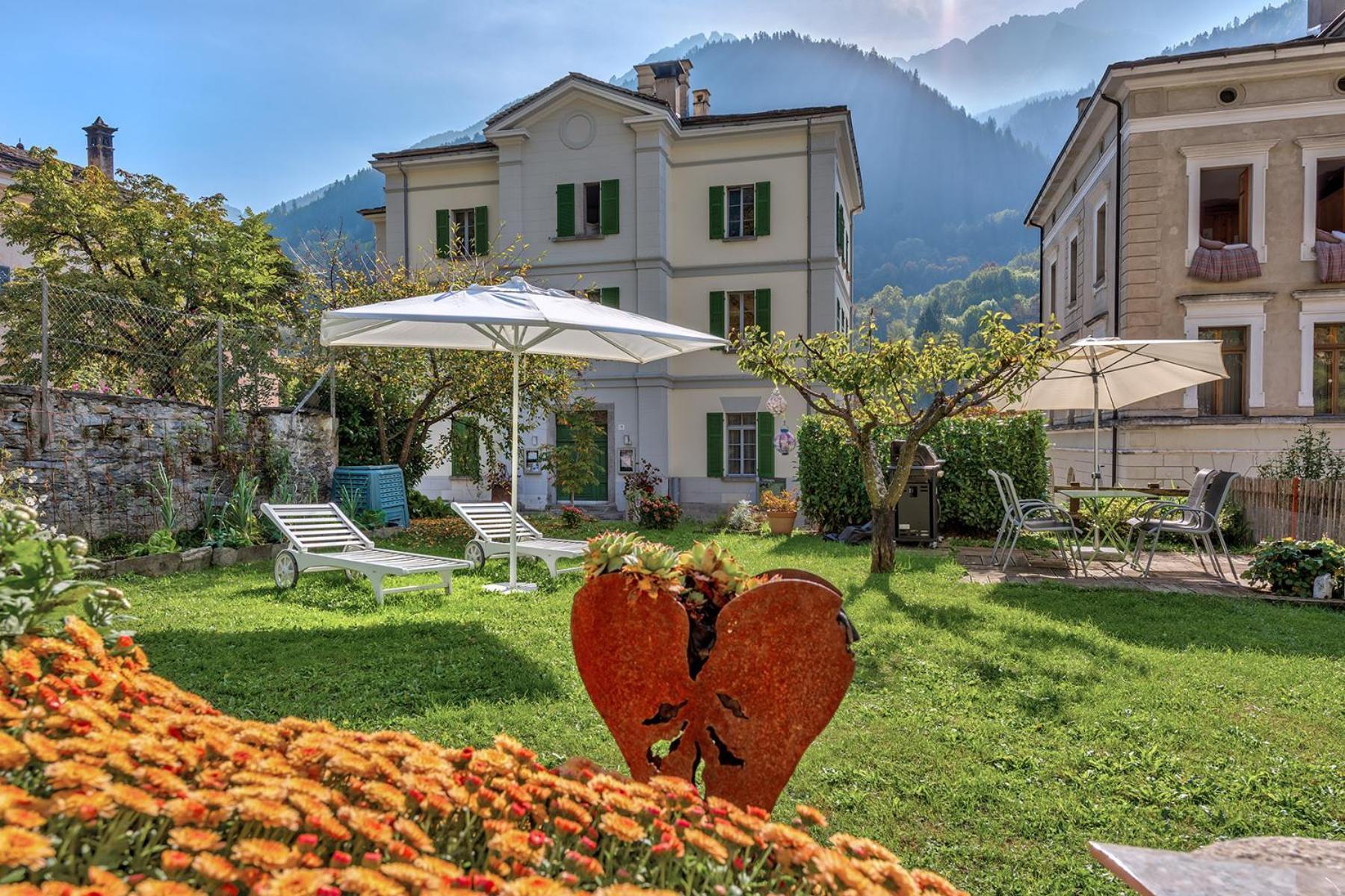 In Val Bregaglia Mille Possibilita Di Benessere Villa Castasegna Exterior photo