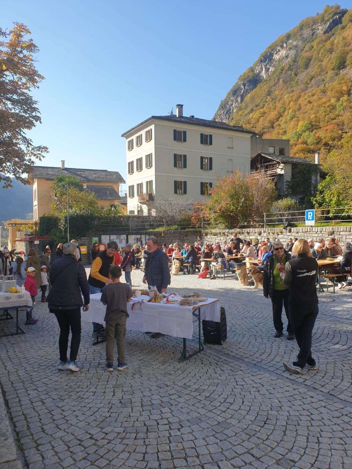 In Val Bregaglia Mille Possibilita Di Benessere Villa Castasegna Exterior photo